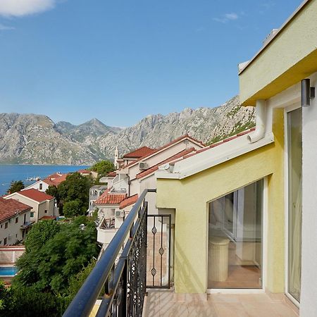 2Montenegro Mimoza Apartments Dobrota Kültér fotó