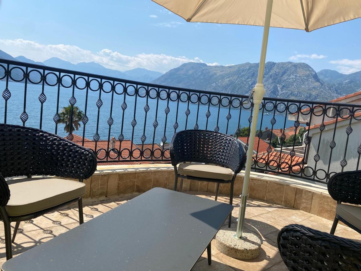 2Montenegro Mimoza Apartments Dobrota Kültér fotó