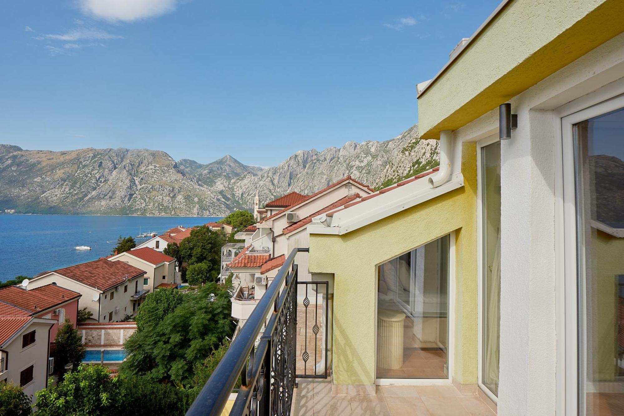 2Montenegro Mimoza Apartments Dobrota Kültér fotó