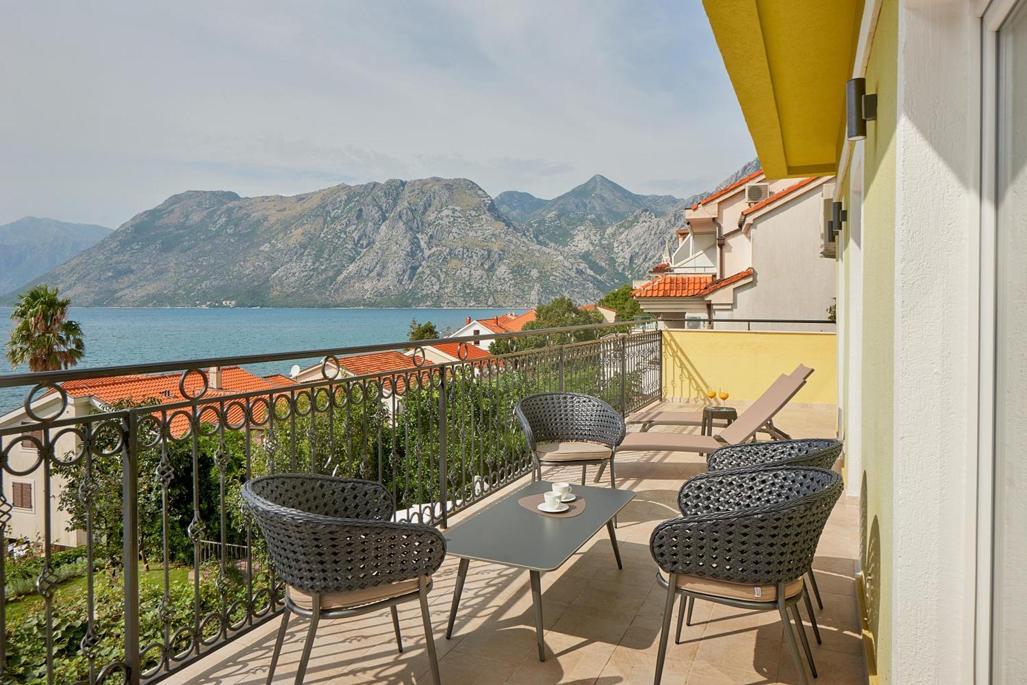 2Montenegro Mimoza Apartments Dobrota Kültér fotó