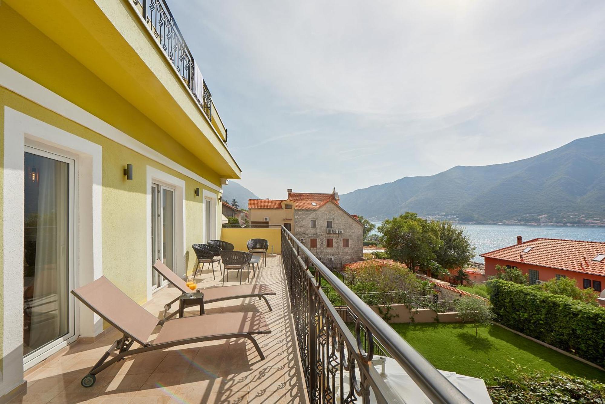 2Montenegro Mimoza Apartments Dobrota Kültér fotó